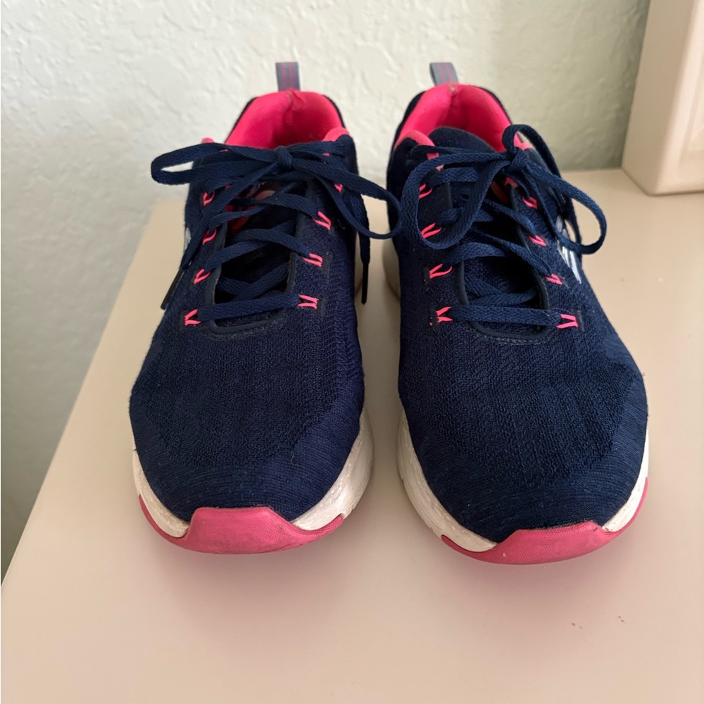 Skechers Arch Fit. - Picture 3 of 6